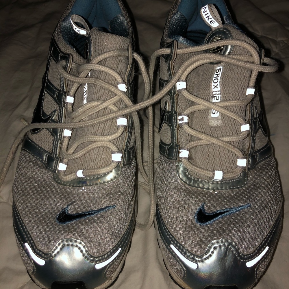 Nike shox. Sz 8 women’s.